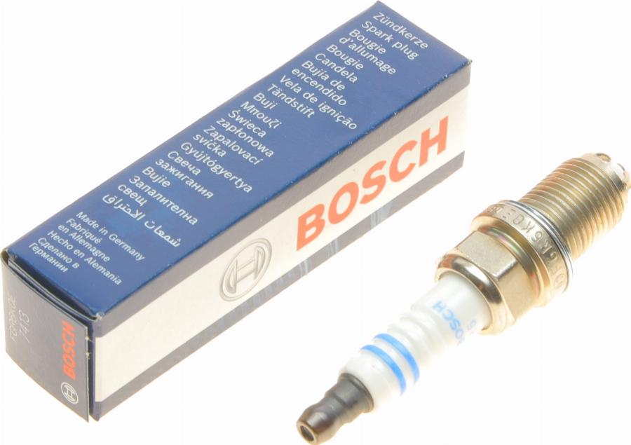 BOSCH 0 242 240 587 - Свеча зажигания abcparts.ee