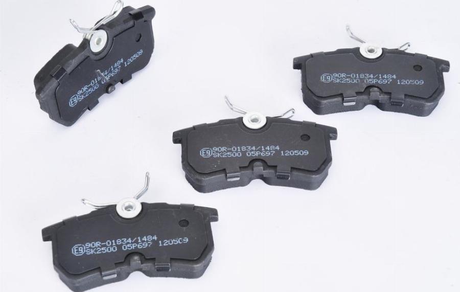 LPR 05P697 - Тормозные колодки, дисковые, комплект abcparts.ee